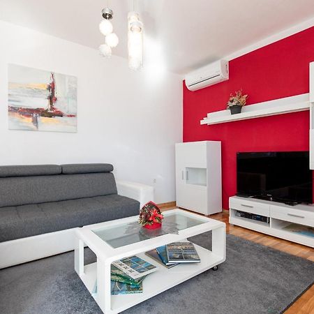 Apartment Lavanda With Beautiful Garden Krk Town Exterior photo