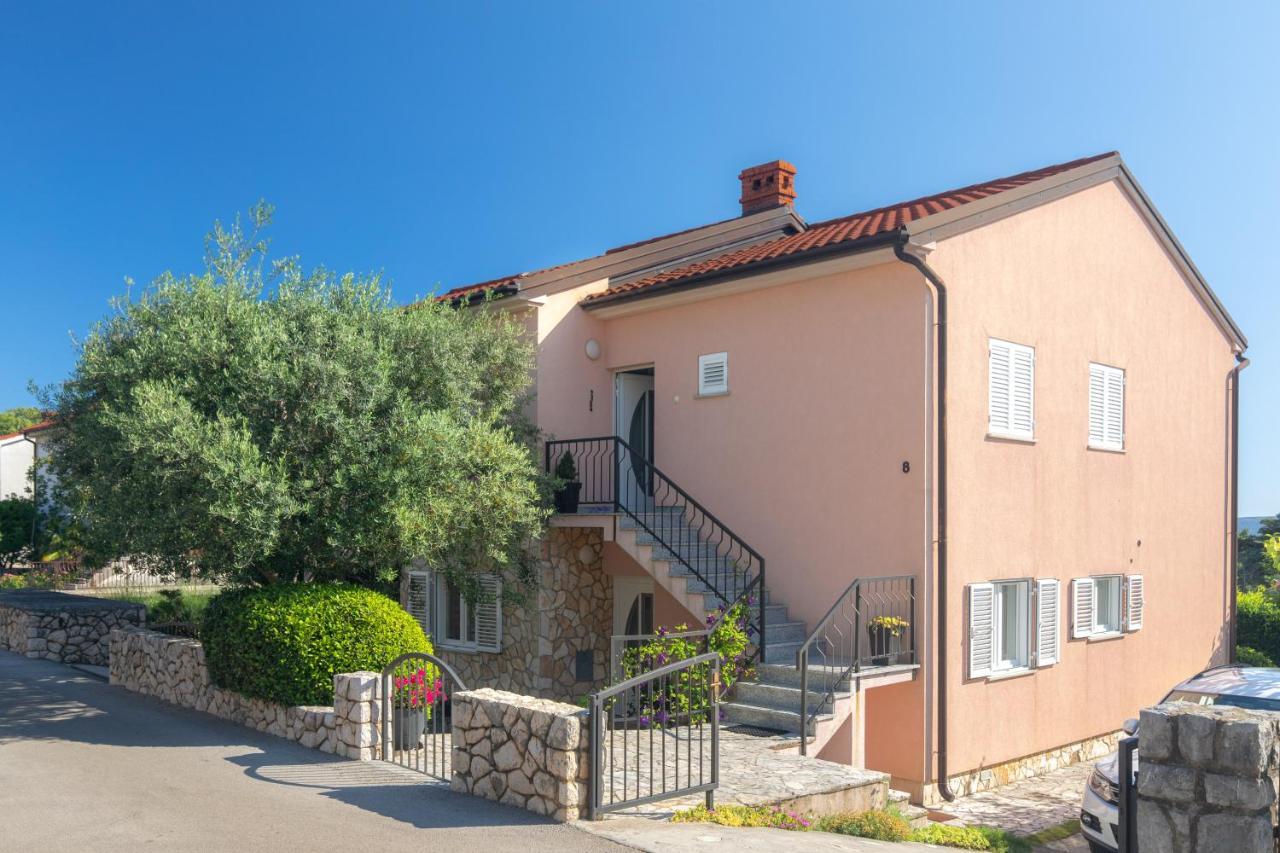 Apartment Lavanda With Beautiful Garden Krk Town Exterior photo